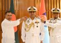 নবনিযুক্ত নৌবাহিনী প্রধানকে ভাইস অ্যাডমিরাল র‌্যাঙ্ক ব্যাজ পরালেন প্রধানমন্ত্রী