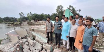সলিমাবাদ পশ্চিমে নদীভাঙন এলাকা পরিদর্শন করলেন নাগরপুর ইউএনও