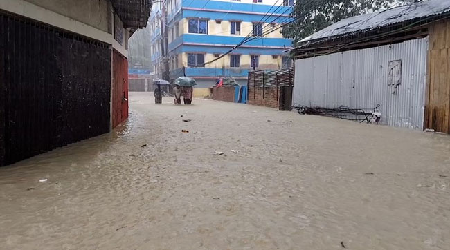 লামায় পাহাড় ধসে বসতবাড়ি চাপা, নিহত ৫