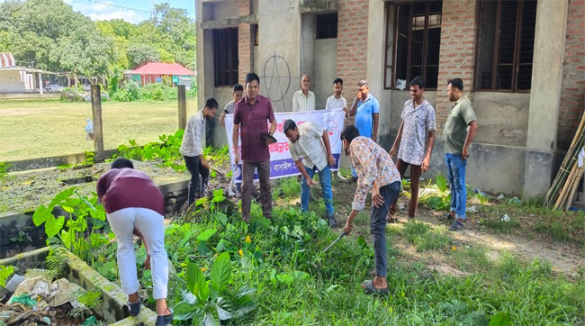বাসাইলে ডেঙ্গু ও চিকুনগুনিয়া প্রতিরোধে সাপ্তাহিক পরিচ্ছন্নতা অভিযান