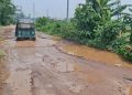দেলদুয়ার-লাউহাটী-সাটুরিয়া ৩০০ কোটি টাকার প্রকল্পে স্থবিরতা, জনভোগান্তি চরমে