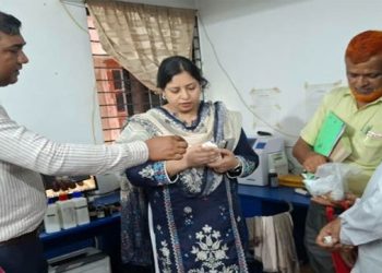 সখীপুরের ক্লিনিকের প্যাথলজি ফ্রিজে মিলল মাছ