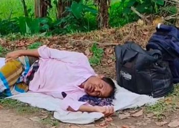 সখীপুরের কালমেঘায় অসুস্থ প্রবাসীকে রাস্তায় ফেলে গেল পরিবার