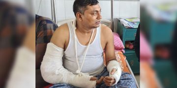 মোটরসাইকেল দুর্ঘটনায় আহত সাংবাদিক কাজী রিপনের পাশে প্রতিমন্ত্রী টুকু