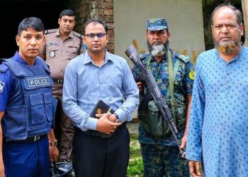 টাঙ্গাইলে আদালতের মাধ্যমে বাড়িসহ জমি ফিরে পেলেন রুবেল