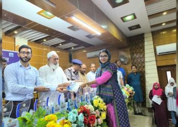 গোপালপুরে পাঁচ ক্যাটাগরিতে শ্রেষ্ঠ হয়ে পুরস্কৃত ফারিয়া জাহান মুন
