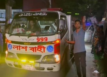 কলকাতা হোটেলে আগুন: কুষ্টিয়ায় পৌঁছাল সাংবাদিক দেবাশীষ ও ছেলের মরদেহ