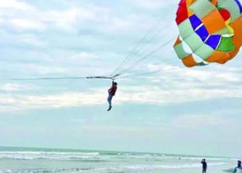 পর্যটক নিহতের পর কক্সবাজারে সব প্যারাসেইলিং কার্যক্রম বন্ধ
