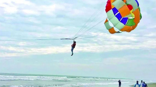 পর্যটক নিহতের পর কক্সবাজারে সব প্যারাসেইলিং কার্যক্রম বন্ধ