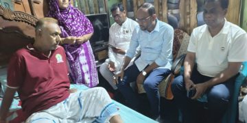 ব্লাড ক্যান্সারে আক্রান্ত বিএনপি নেতা মনিরের পাশে প্রতিমন্ত্রী টুকু