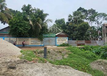 দখলে বিলীন টাঙ্গাইল শহরের প্রাণ শ্যামা বাবুর খাল