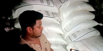 কালিহাতীতে ব্যবসায়ীর গুদাম থেকে ২১৬ বস্তা সরকারি চাল জব্দ
