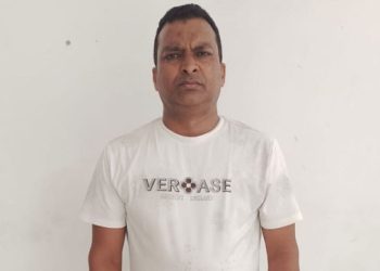 ভারতে যাওয়ার পথে দর্শনা ইমিগ্রেশনে আওয়ামী লীগ নেতা গ্রেপ্তার