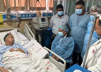 অসুস্থ হয়ে হাসপাতালে জ্বালানিমন্ত্রী, দেখতে গেলেন রাষ্ট্রপতি