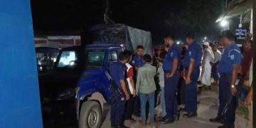 টাঙ্গাইলে কান্দাপাড়া যৌনপল্লীতে মাদকবিরোধী অভিযান, আটক ১১