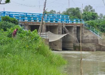 টাঙ্গাইল শহরের মরণ ফাঁদ যুগনির স্লুইস গেট