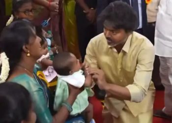 নবজাতকের হাতে সোনার আংটি, বিজয়ের নির্বাচনী প্রতিশ্রুতি পূরণ