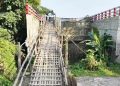 কোটি টাকার সেতুতে উঠতে লাগে বাঁশের সিঁড়ি