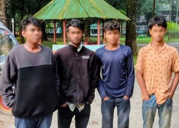 তেঁতুলিয়ায় ভারতে অনুপ্রবেশের চেষ্টায় চার তরুণ আটক
